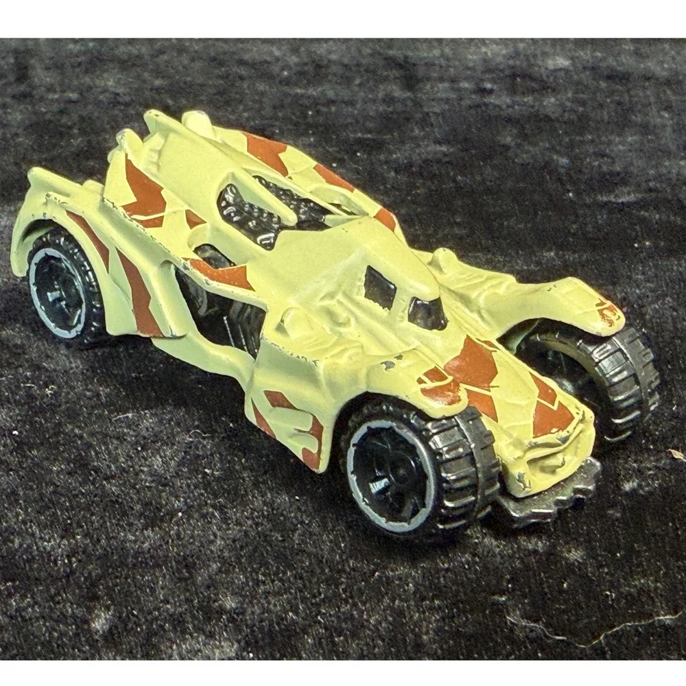Hot Wheels-Drone Duty Rescue & Batman Arkham Knight Batmobile Camo Diecast Lot